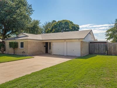 2912 Linden Lea, Irving TX 75061 - Photo 3
