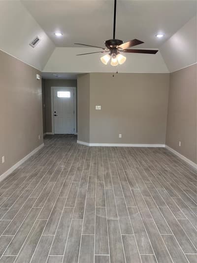 415 SE 5th Avenue SE, Mineral Wells TX 76067 - Photo 3