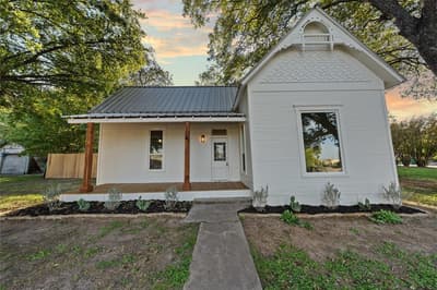 307 Avenue D, Clifton TX 76634