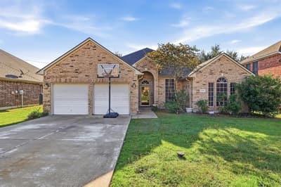 5767 Skinner Way, Grand Prairie TX 75052