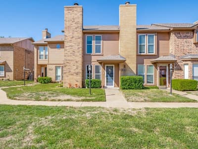 512 Pecan Acres Court, Arlington TX 76013