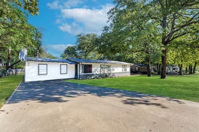 1005 Poe Street, Azle TX 76020 - Photo 2