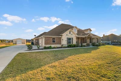 1004 Northern Oaks Court, Springtown TX 76082 - Photo 2