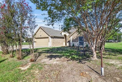 204 Bounding Main Street, Gun Barrel City TX 75156 - Photo 2