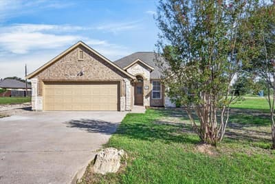 204 Bounding Main Street, Gun Barrel City TX 75156