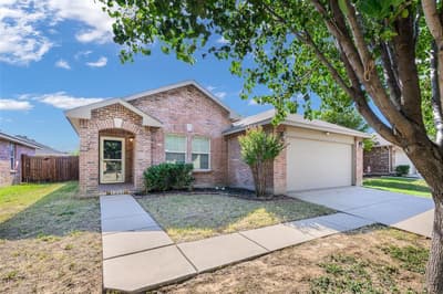 7045 Derbyshire Drive, Fort Worth TX 76137
