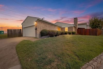 2228 Bunker Hill Drive, Carrollton TX 75006