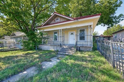 2405 Roosevelt Avenue, Fort Worth TX 76164 - Photo 2