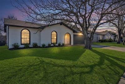 529 NW Ann Lois Lane, Burleson TX 76028