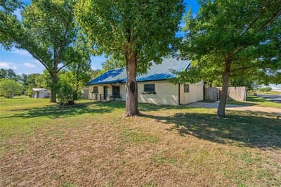 3301 Southerland Drive, Waco TX 76706 - Photo 2