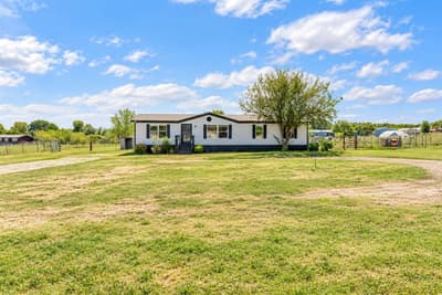 134 Valley Meadows Drive, Springtown TX 76082 - Photo 3