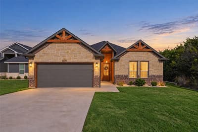 2506 Austin Court, Granbury TX 76048 - Photo 2