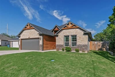 2506 Austin Court, Granbury TX 76048 - Photo 3