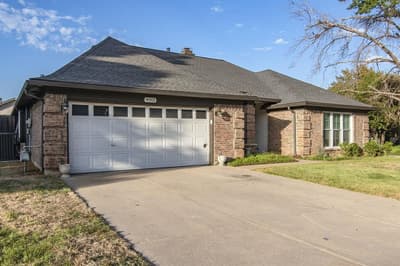 4001 Brownwood Lane, Arlington TX 76017 - Photo 2