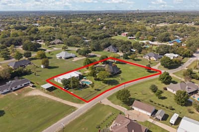 324 Highpoint Road, Burleson TX 76028 - Photo 4