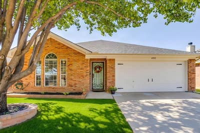 4002 Sapphire Lane, Granbury TX 76049 - Photo 2