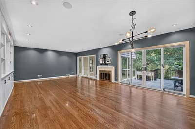 2518 Maple Springs Boulevard, Dallas TX 75235