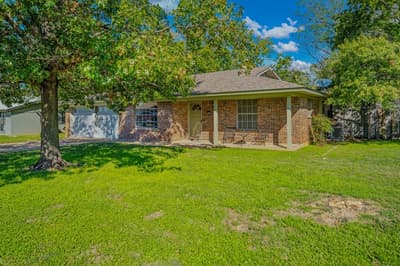 1703 Lamar Street, Mineral Wells TX 76067 - Photo 3