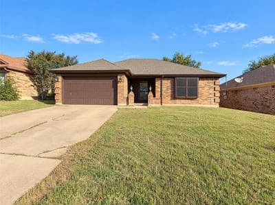 935 Thistle Ridge Lane, Arlington TX 76017
