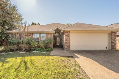 7924 Fox Chase Drive, Arlington TX 76001