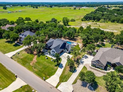 673 S Sugartree Drive, Lipan TX 76462
