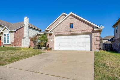 2216 Pacino Drive, Fort Worth TX 76134 - Photo 2