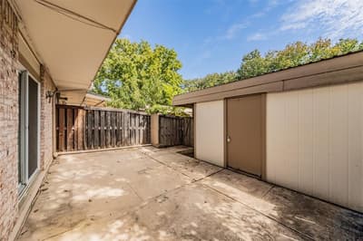 220 Westview Terrace, Arlington TX 76013 - Photo 3