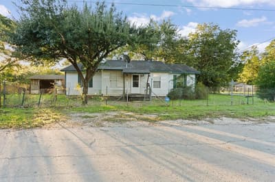 310 Eastland Street, Cleburne TX 76031 - Photo 2