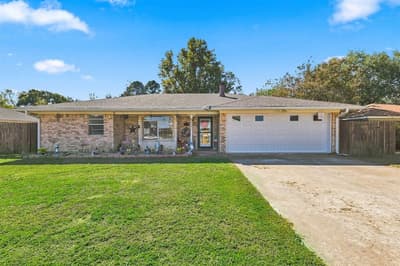 114 Brookshear Drive, Whitesboro TX 76273