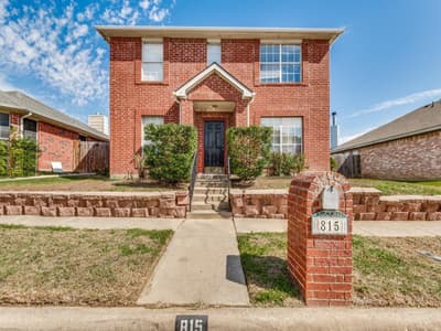 815 Greenridge Drive, Arlington TX 76017