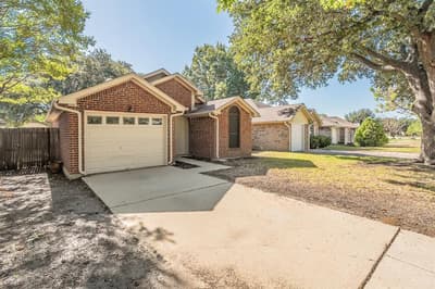 1521 Eastview Street, Fort Worth TX 76134 - Photo 2