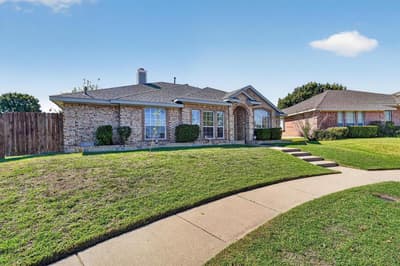 1425 Cardigan Lane, Lancaster TX 75134 - Photo 2