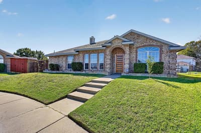 1425 Cardigan Lane, Lancaster TX 75134 - Photo 3