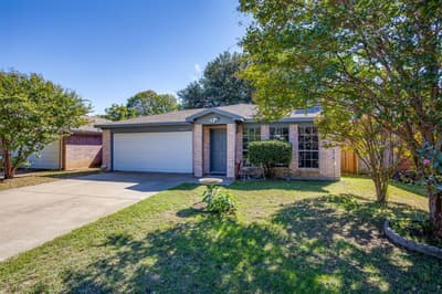1417 Yorkshire Street, Fort Worth TX 76134 - Photo 3