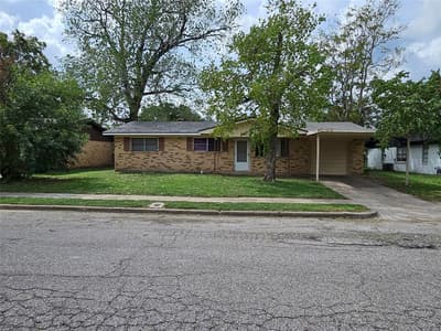 302 S Joyce Street, Lacy Lakeview TX 76705