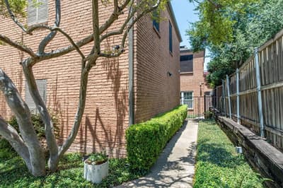 17365 Remington Park Circle, Dallas TX 75252