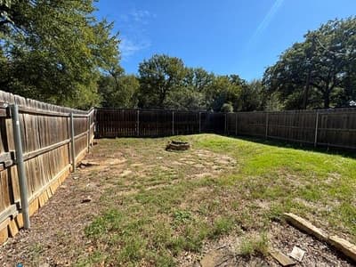 1300 N Oak Avenue, Mineral Wells TX 76067 - Photo 3