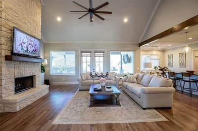317 Champions Way, McGregor TX 76657 - Photo 4