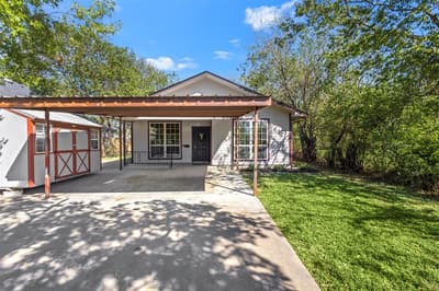 810 S Sherman Street, Ennis TX 75119 - Photo 2