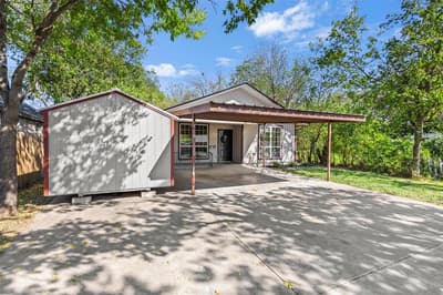 810 S Sherman Street, Ennis TX 75119 - Photo 3