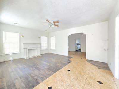 2806 Harlandale Avenue, Dallas TX 75216 - Photo 2
