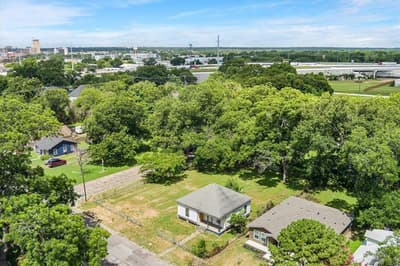 1000 & 1002 E Calhoun Avenue, Waco TX 76704 - Photo 3
