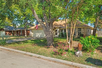 3648 Village Green Drive, Grand Prairie TX 75052 - Photo 2