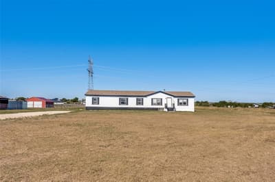 5721 Black Springs Ln, Joshua TX 76058