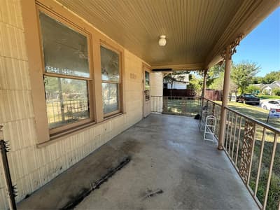 829 W Beddell Street, Fort Worth TX 76115 - Photo 5