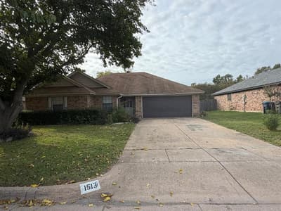 1513 Willow Vale Drive, Fort Worth TX 76134