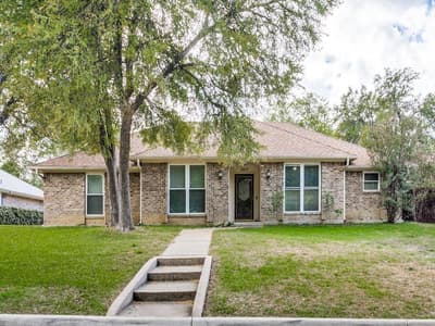3617 Bluegrass Drive, Grand Prairie TX 75052