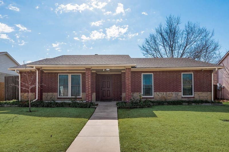 8302 Chesham Drive, Rowlett TX 75088 - Photo 2