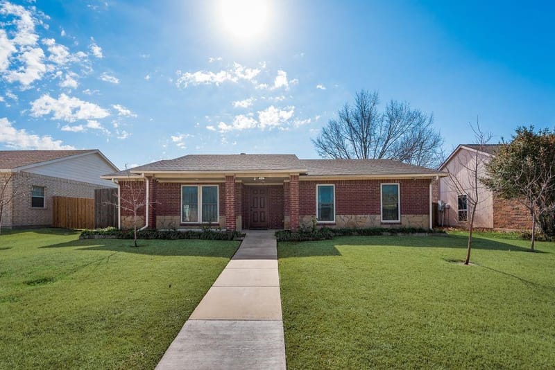 8302 Chesham Drive, Rowlett TX 75088