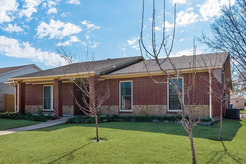 8302 Chesham Drive, Rowlett TX 75088 - Photo 4